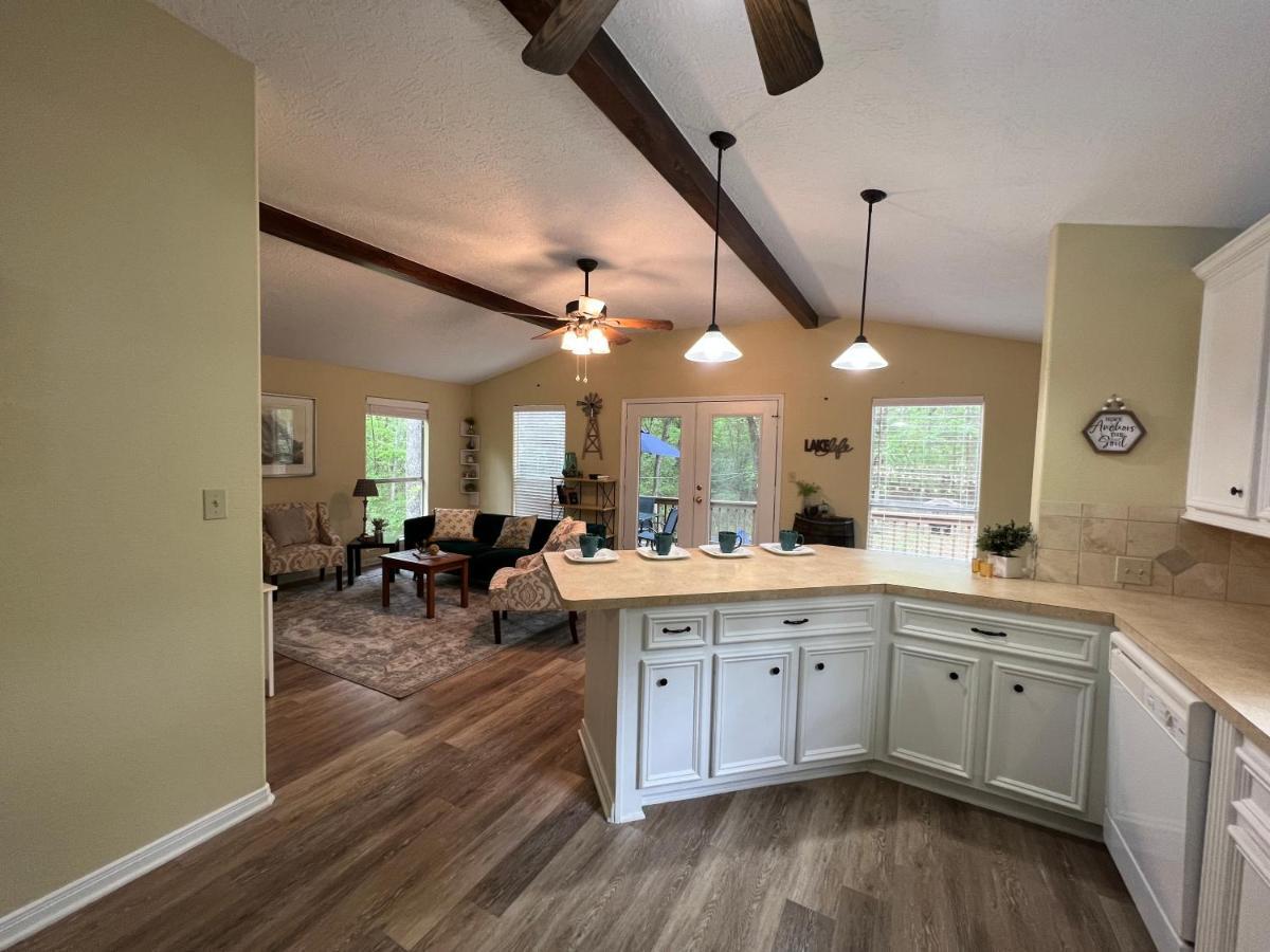 מונטגומרי 2 Bdrm Treehouse Hideout- Lake Conroe With Boat Ramp מראה חיצוני תמונה
