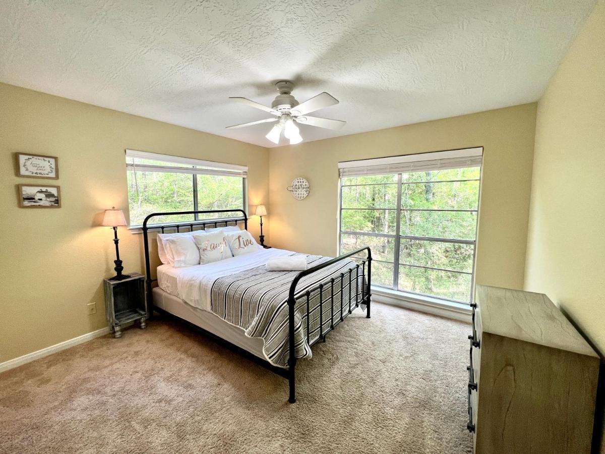 מונטגומרי 2 Bdrm Treehouse Hideout- Lake Conroe With Boat Ramp מראה חיצוני תמונה