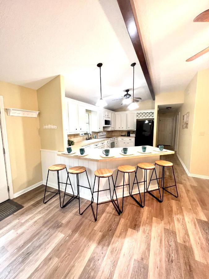 מונטגומרי 2 Bdrm Treehouse Hideout- Lake Conroe With Boat Ramp מראה חיצוני תמונה