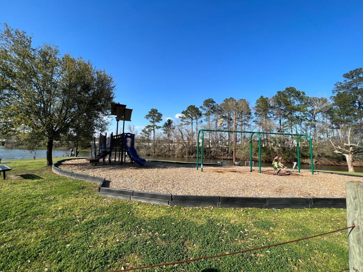 מונטגומרי 2 Bdrm Treehouse Hideout- Lake Conroe With Boat Ramp מראה חיצוני תמונה